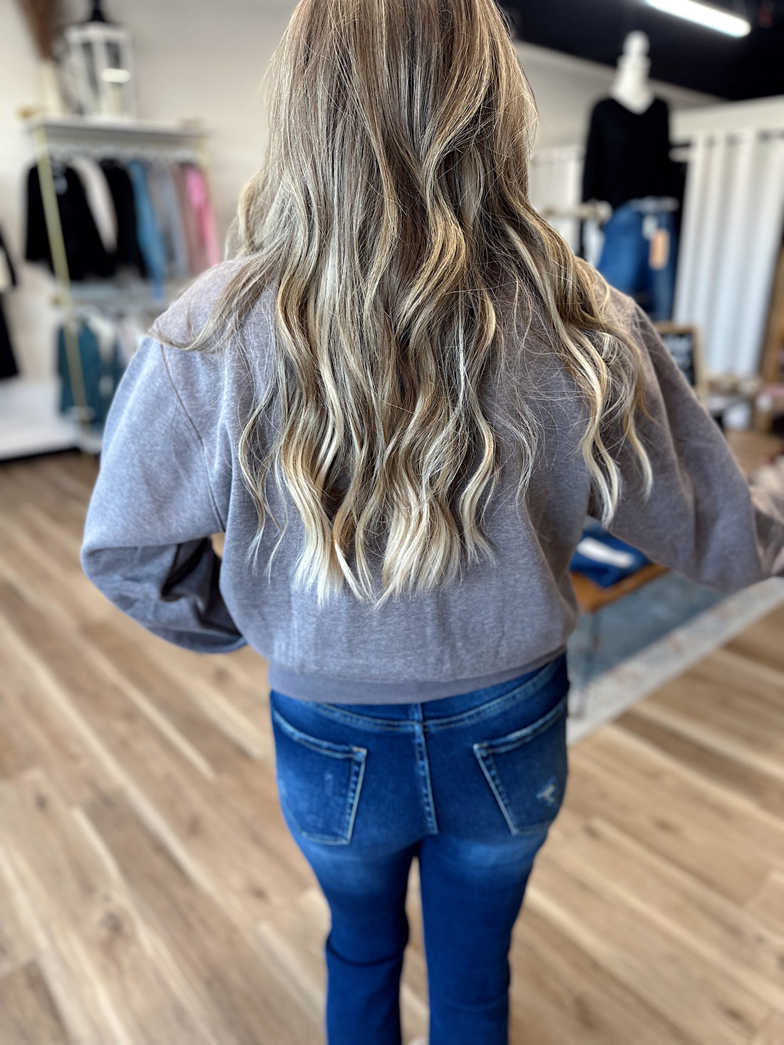 Bonnie Collared Buttoned Sweatshirt