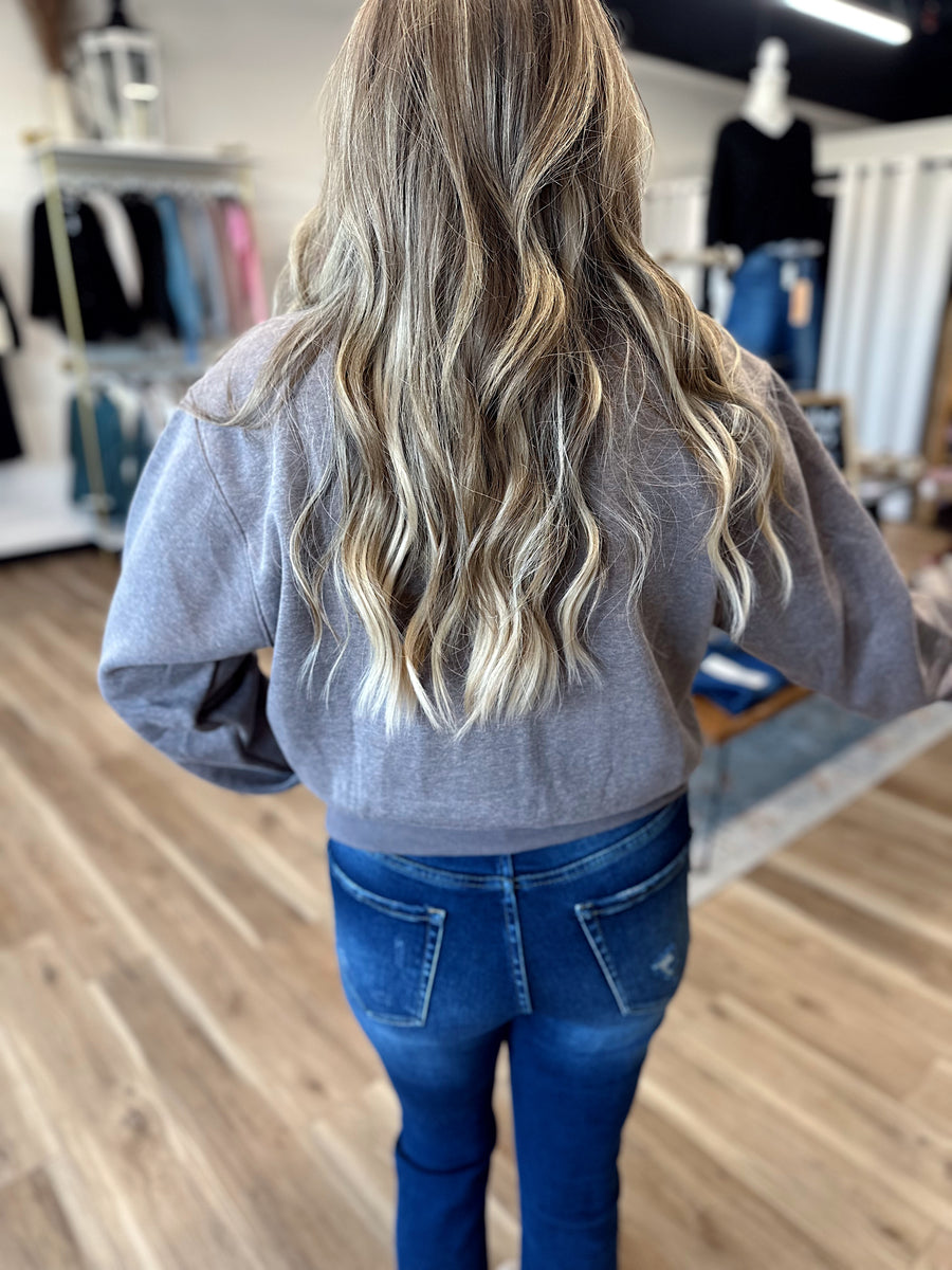 Bonnie Collared Buttoned Sweatshirt