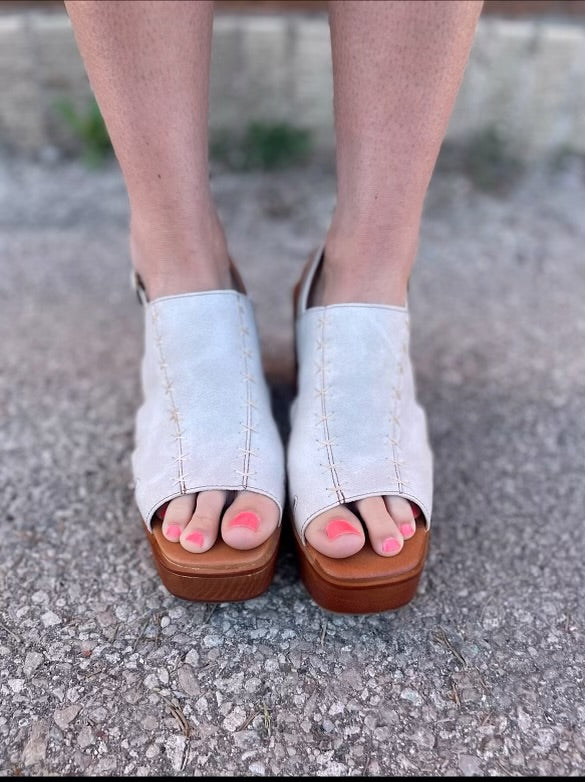 Presley Off White Clog Heel